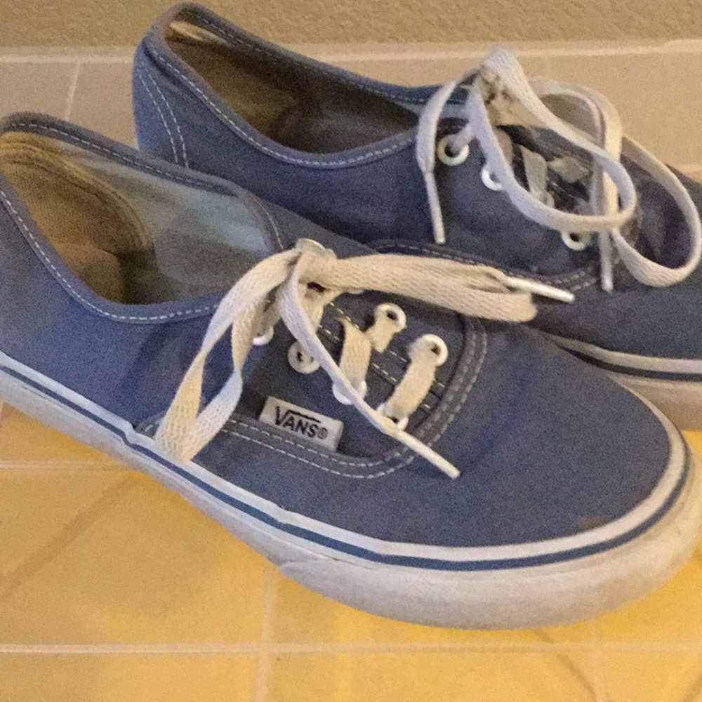 Vans tennis shoes